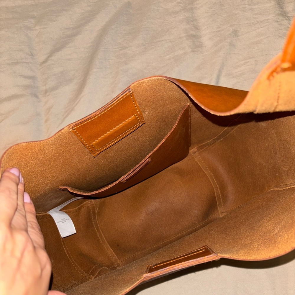 Madewell Leather Shoulder Bag in Cognac Brown - Picture 4 of 4
